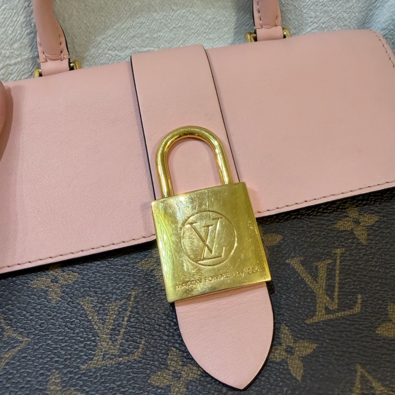 LV locky BB鎖頭包(8.5成新）-10