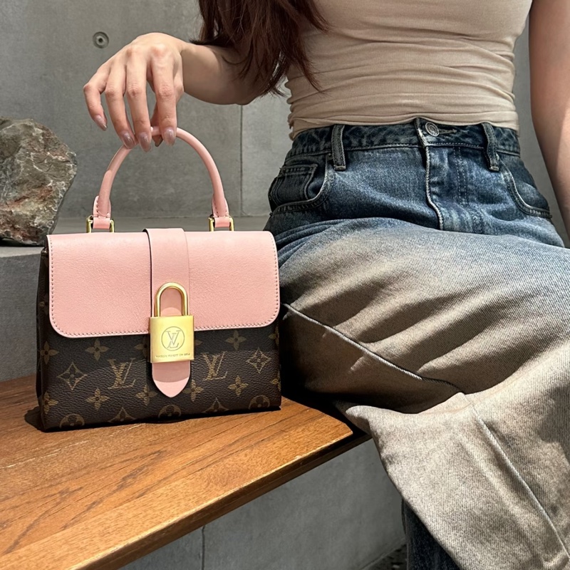 LV locky BB鎖頭包(8.5成新）-22