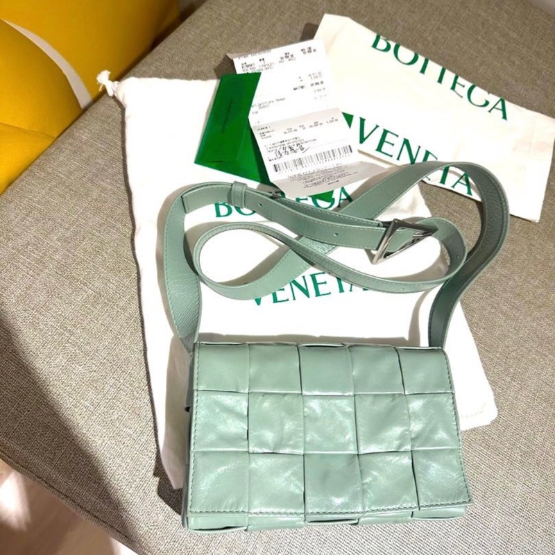 BOTTEGA VENETA Cassette 15格 牛油果綠 牛皮 BV-16