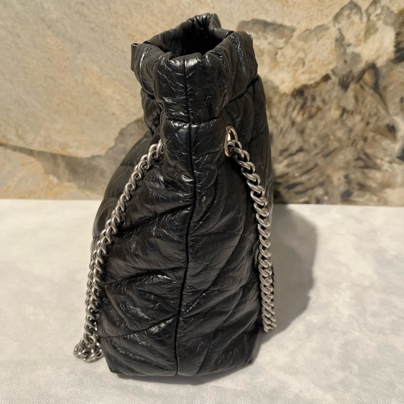 Balenciga黑銀抓皺羊皮束口水桶包-3