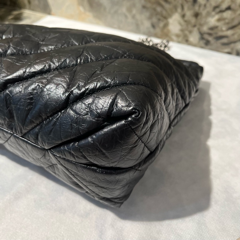 Balenciga黑銀抓皺羊皮束口水桶包-6