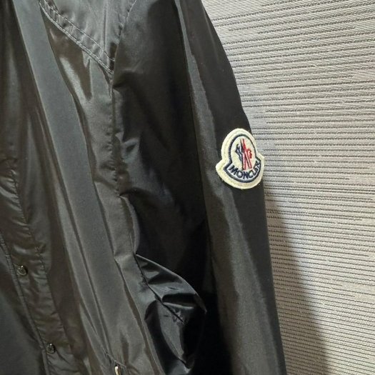 moncler 防水 尼龍 風衣 連帽 藏立領 外套 現貨 M ～ XL 原價44500-3