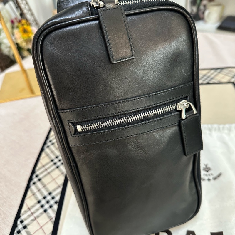 Bally 經典黑白背帶腰包-1