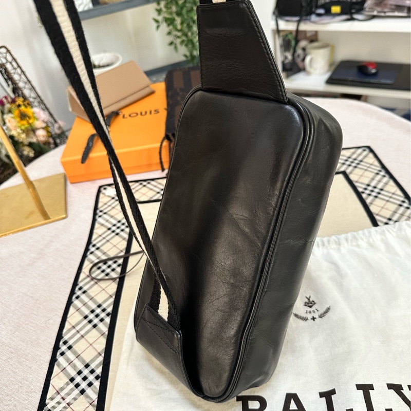 Bally 經典黑白背帶腰包-2