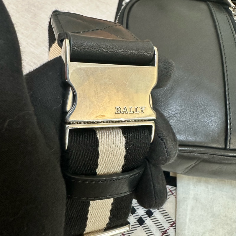 Bally 經典黑白背帶腰包-3