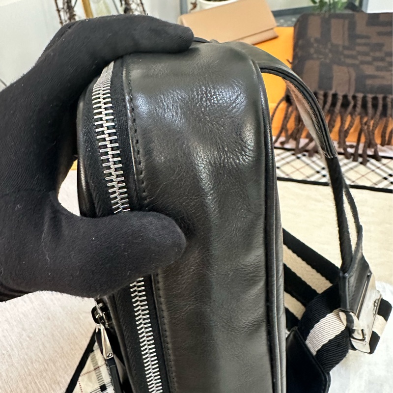 Bally 經典黑白背帶腰包-16
