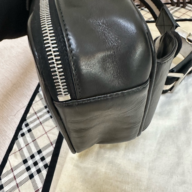 Bally 經典黑白背帶腰包-17