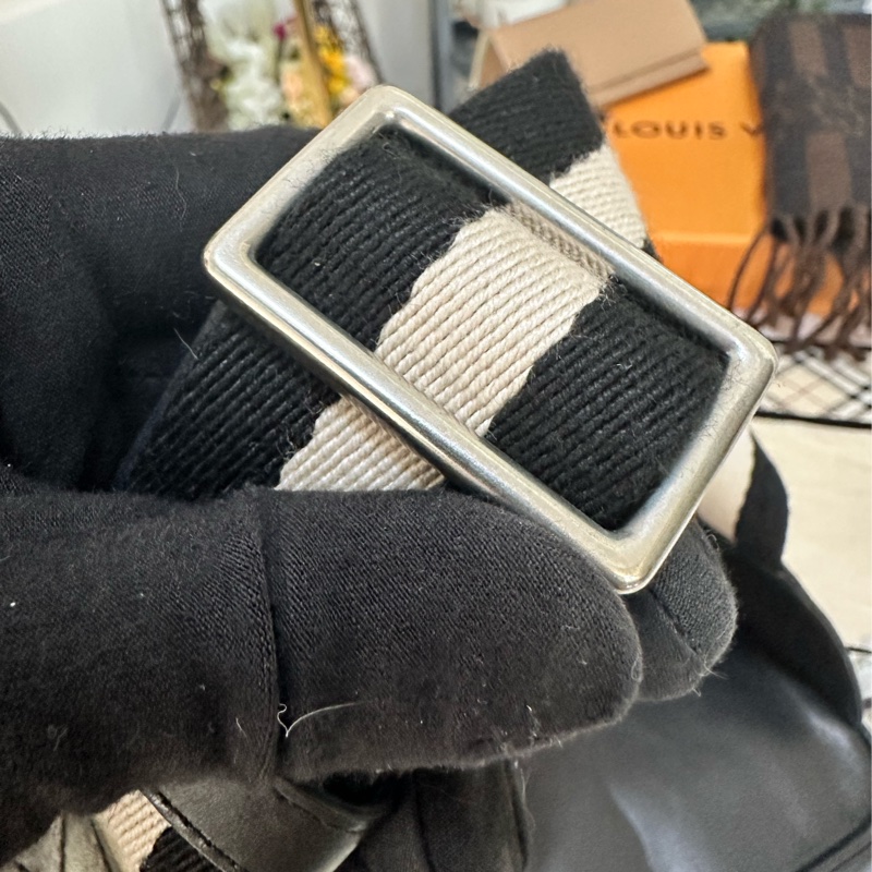 Bally 經典黑白背帶腰包-35
