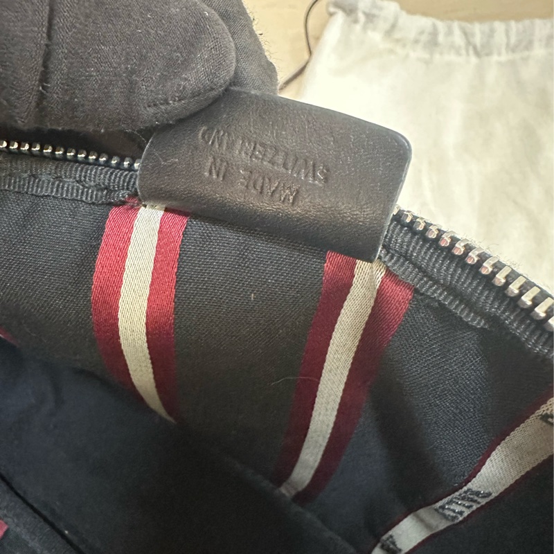 Bally 經典黑白背帶腰包-38