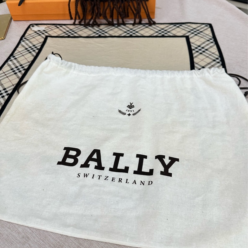 Bally 經典黑白背帶腰包-39