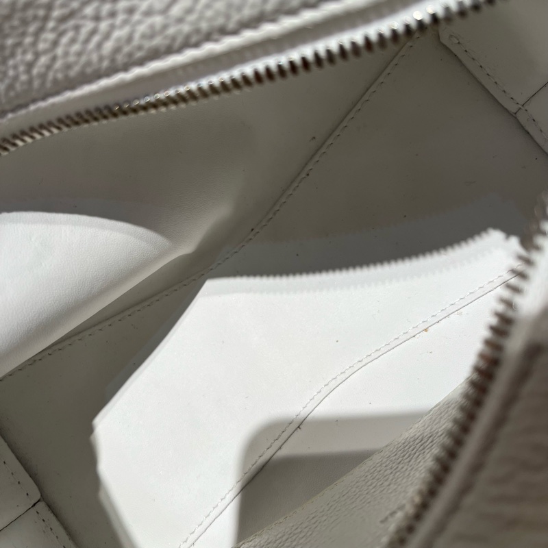 Balenciga白色牛皮Neo City機車包-4
