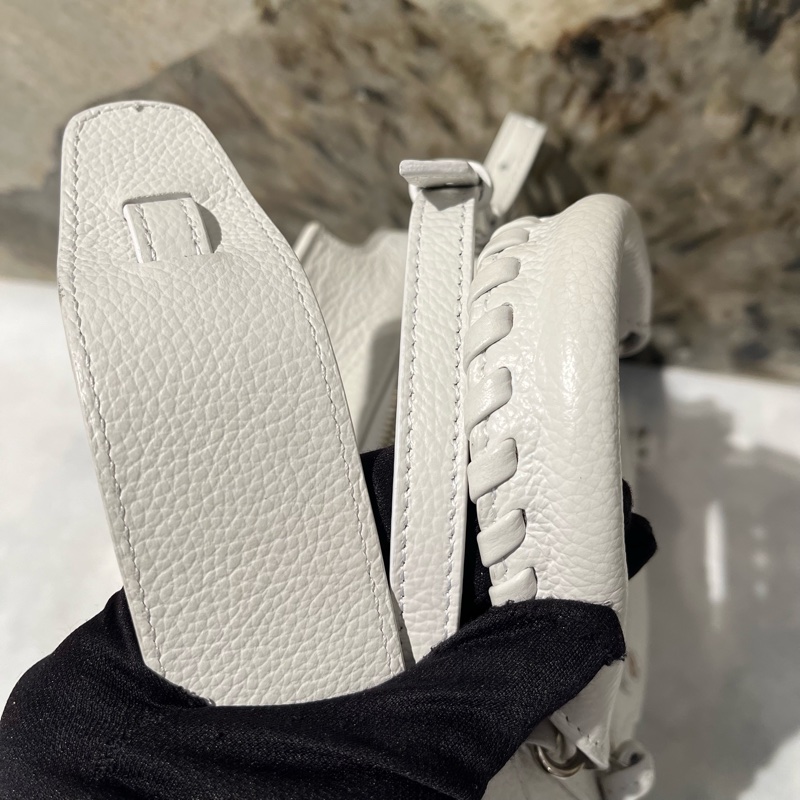 Balenciga白色牛皮Neo City機車包-5