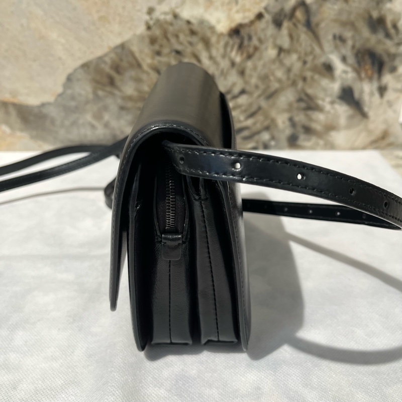 Balenciga黑牛皮B Bag風琴掀蓋側背包-2
