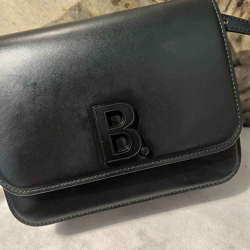 Balenciga黑牛皮B Bag風琴掀蓋側背包-7