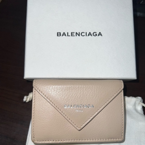 BALENCIAGA三折小短夾