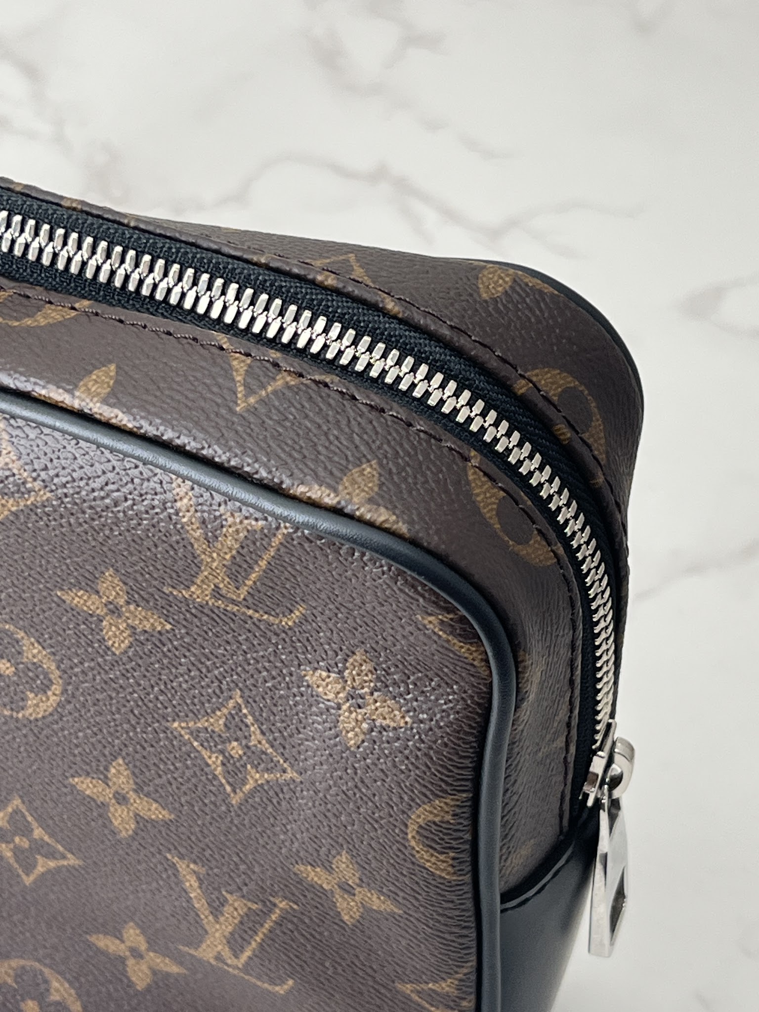 香緹國際精品 LV 手拿包 1014-2