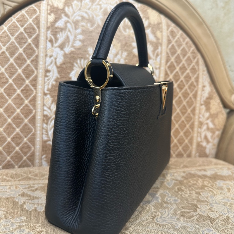 LV 黑牛皮金釦Capucines BB手提肩斜背包M24728-2