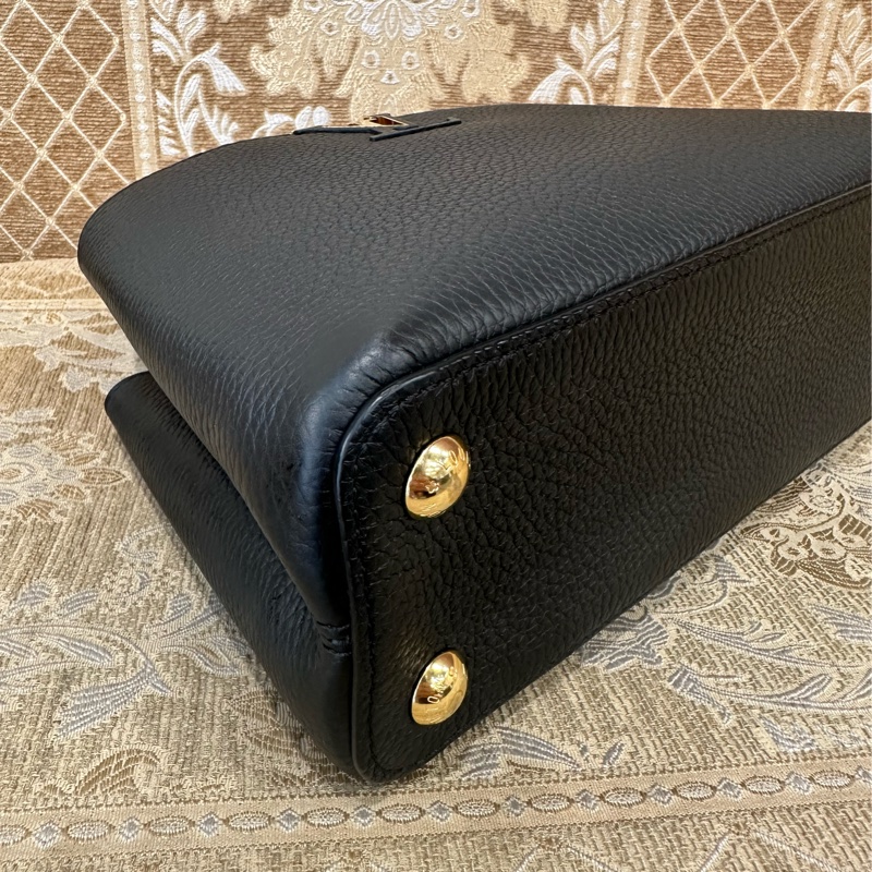 LV 黑牛皮金釦Capucines BB手提肩斜背包M24728-5