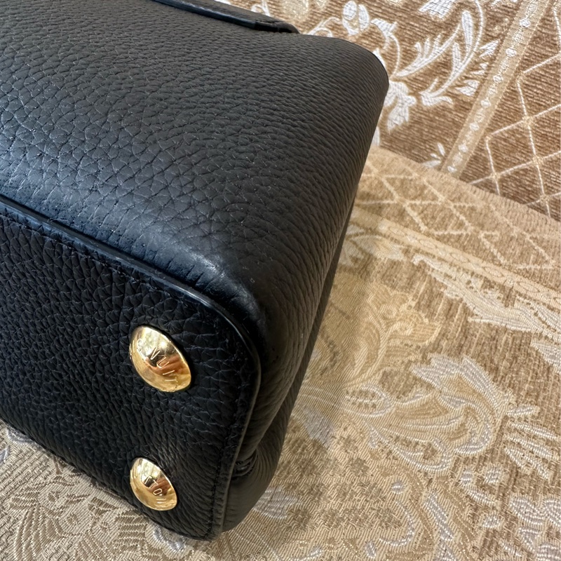 LV 黑牛皮金釦Capucines BB手提肩斜背包M24728-8