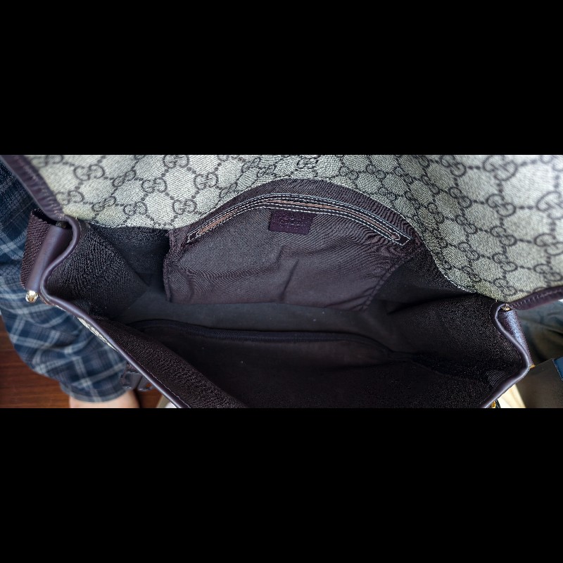 ​【GUCCI】經典 GG Supreme 雙 G 帆布中性斜背信差包/郵差包（保證正品/包況極佳）-23