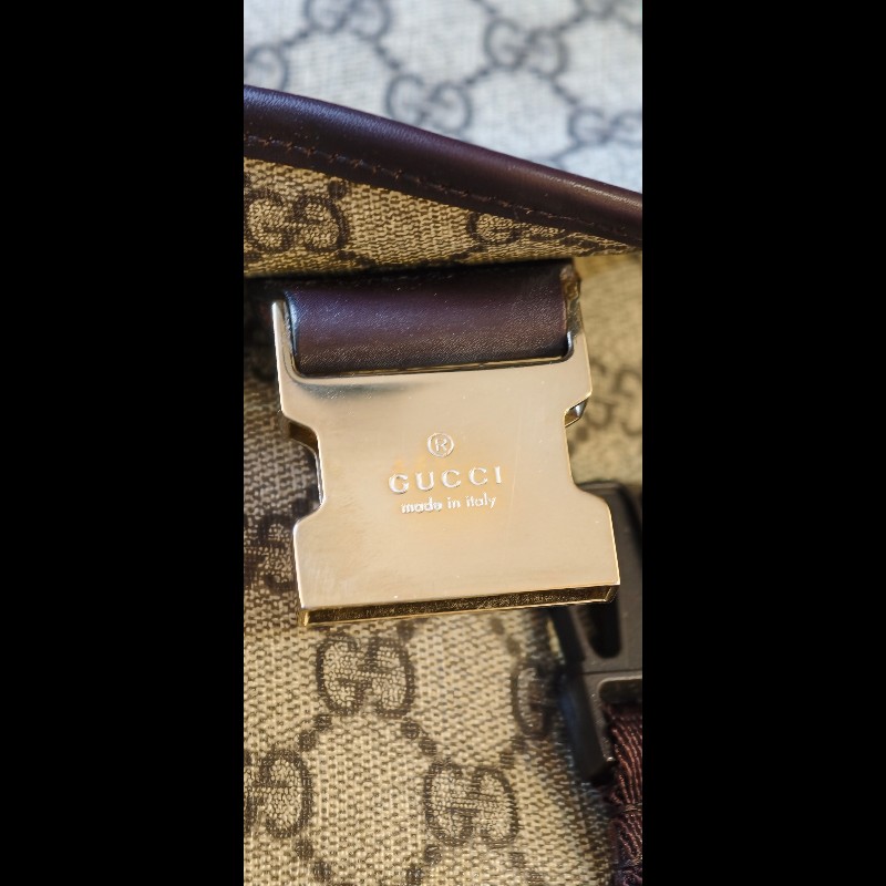 ​【GUCCI】經典 GG Supreme 雙 G 帆布中性斜背信差包/郵差包（保證正品/包況極佳）-29