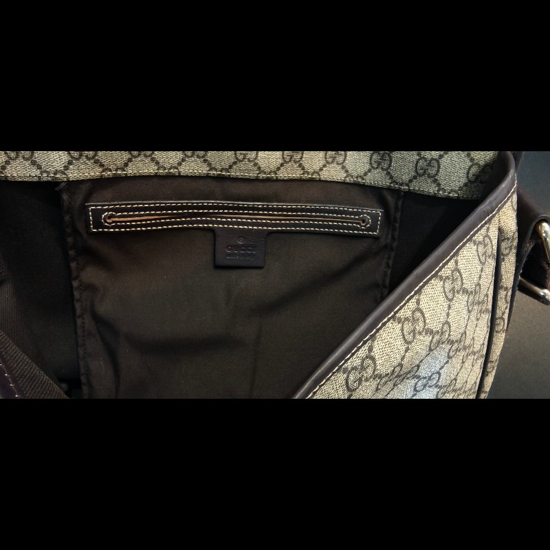 ​【GUCCI】經典 GG Supreme 雙 G 帆布中性斜背信差包/郵差包（保證正品/包況極佳）-30