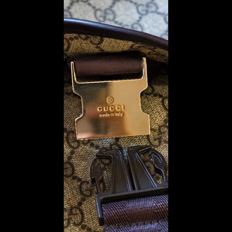 ​【GUCCI】經典 GG Supreme 雙 G 帆布中性斜背信差包/郵差包（保證正品/包況極佳）-33