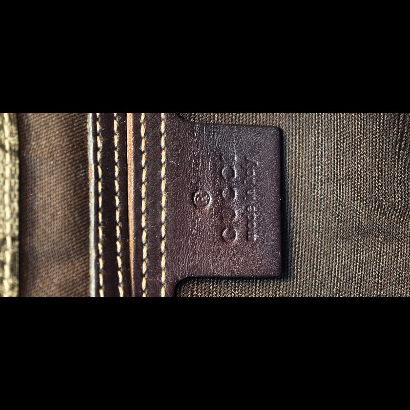 ​【GUCCI】經典 GG Supreme 雙 G 帆布中性斜背信差包/郵差包（保證正品/包況極佳）-36