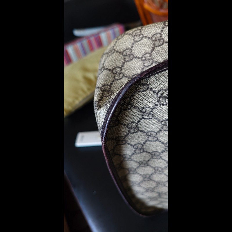 ​【GUCCI】經典 GG Supreme 雙 G 帆布中性斜背信差包/郵差包（保證正品/包況極佳）-38