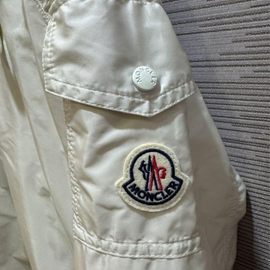 💎Han's house精品服飾💎moncler 防水 尼龍 風衣 連帽 可拆 外套 內裡 羽絨 男女可穿 現貨 M ~ XL 原價43200-9