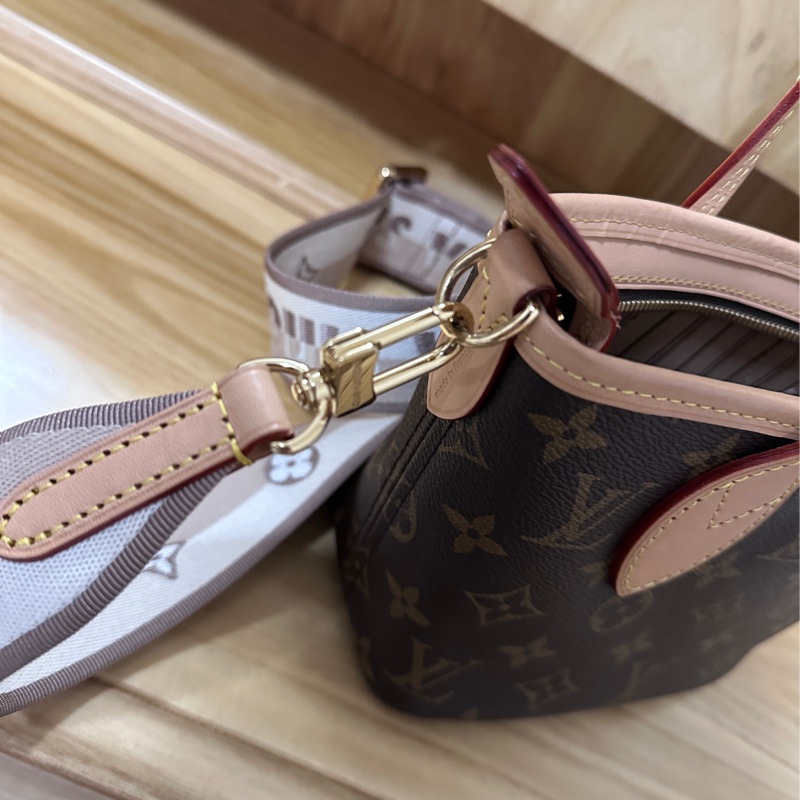 LV Neverfull BB-15