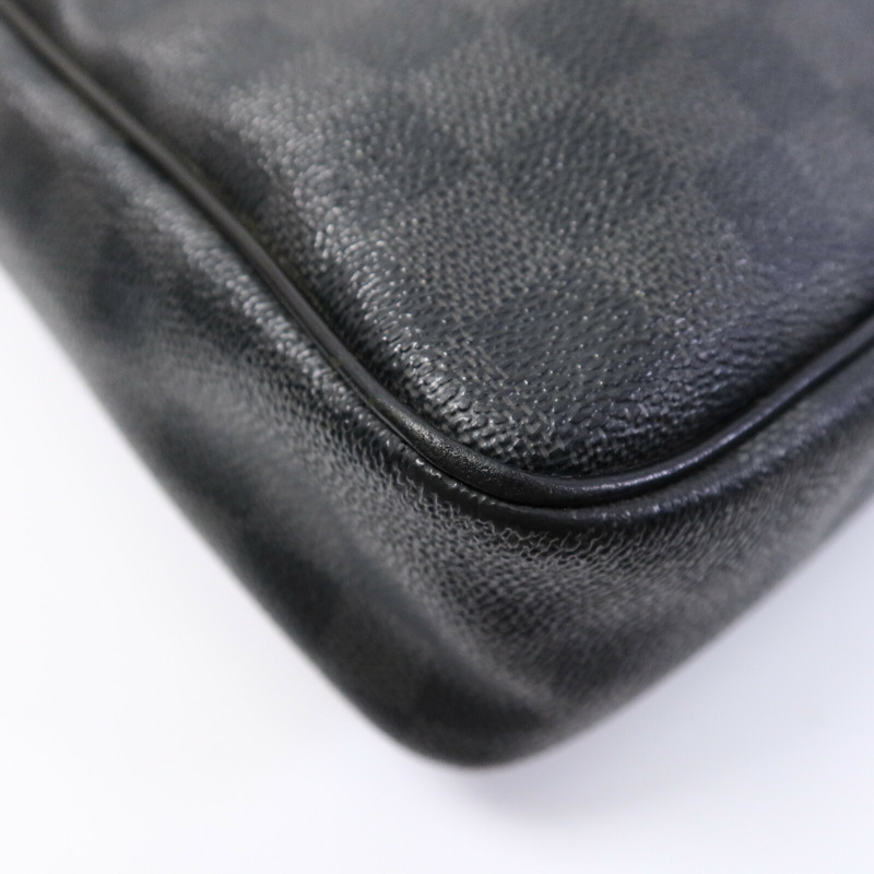 LOUIS VUITTON Damier Graghite Daniel MM銀扣肩背袋-13