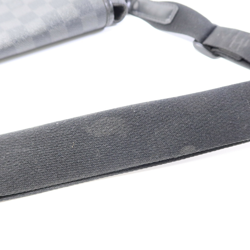 LOUIS VUITTON Damier Graghite Daniel MM銀扣肩背袋-18