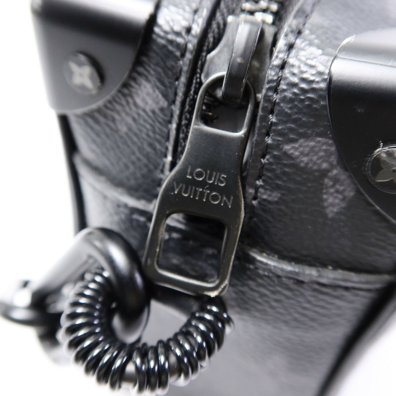 LOUIS VUITTON Monogram Eclipse Mini Soft Trunk肩背袋-14
