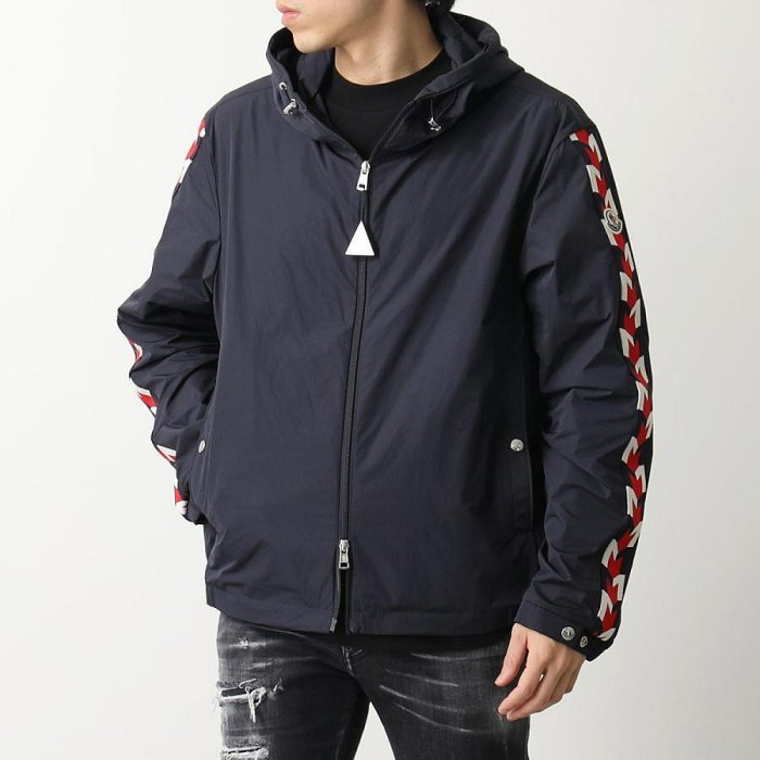 💎Han's house精品服飾💎moncler Moyse 彩條 防水 尼龍 風衣 連帽 外套 現貨 XS ~ M 原價32500-0