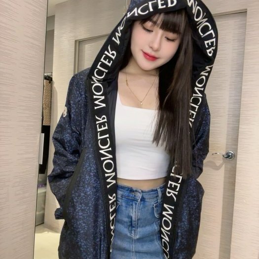 💎Han's house精品服飾💎moncler Splatter 立體刺繡 字母串標 風衣 連帽 外套 現貨 L ~ XXXXXL 原價35900-1