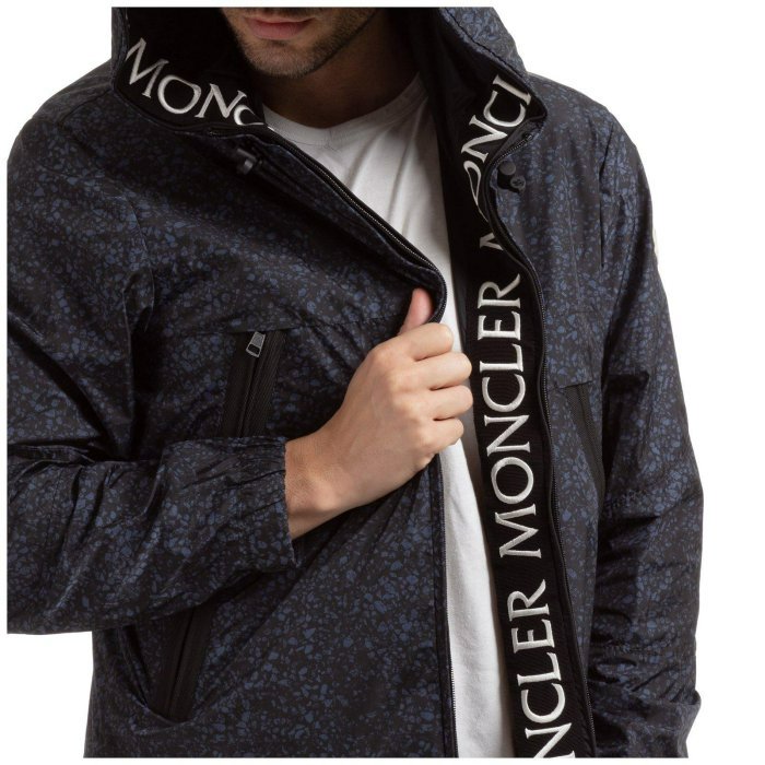 💎Han's house精品服飾💎moncler Splatter 立體刺繡 字母串標 風衣 連帽 外套 現貨 L ~ XXXXXL 原價35900-3