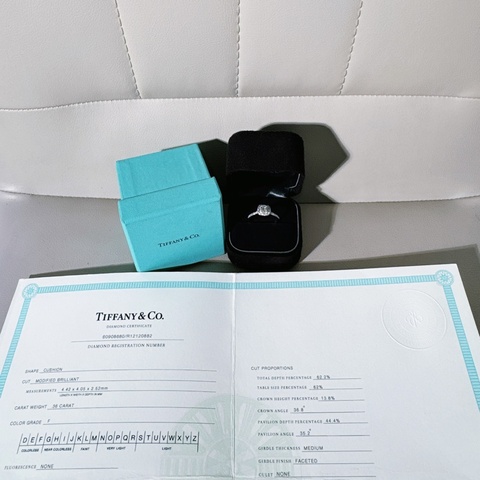 Tiffany蒂芙尼 SOLESTE系列 Pt950群鑲鑽婚戒,50碼