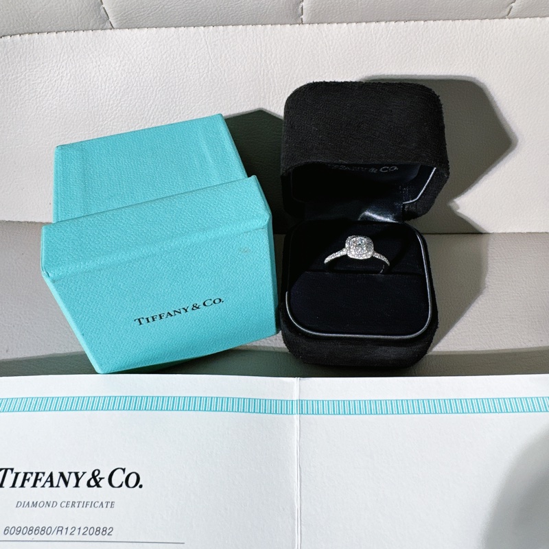 Tiffany蒂芙尼 SOLESTE系列 Pt950群鑲鑽婚戒,50碼-1
