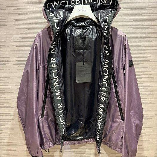 💎Han's house精品服飾💎moncler Bassias 字母 羽絨 拼接 防水 尼龍 風衣 連帽 外套-1