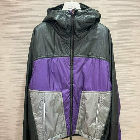 💎Han's house精品服飾💎moncler Peyrus 滑雪系列 高機能 風衣 連帽 外套 可水洗 原價 55000