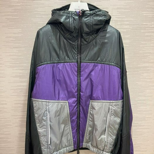 💎Han's house精品服飾💎moncler Peyrus 滑雪系列 高機能 風衣 連帽 外套 可水洗 原價 55000-0