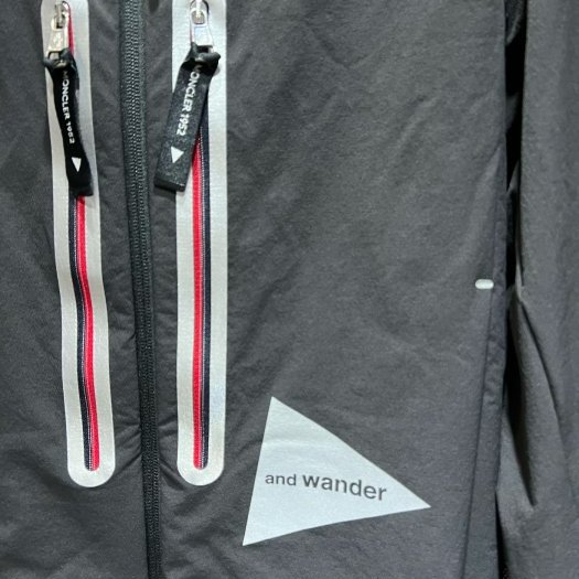 💎Han's house精品服飾💎Moncler 聯名 1952 機能 彈力尼龍 反光 防水 風衣  原價39500-2
