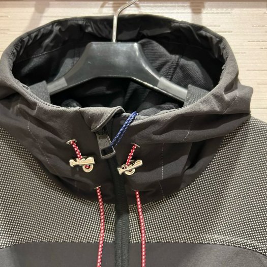 💎Han's house精品服飾💎Moncler 聯名 1952 機能 彈力尼龍 反光 防水 風衣  原價39500-6