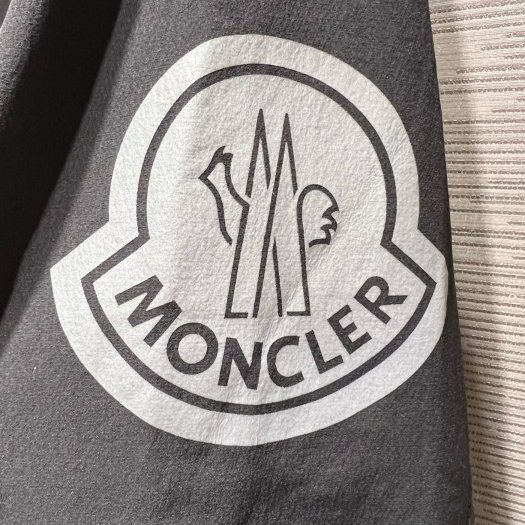 💎Han's house精品服飾💎Moncler 聯名 1952 機能 彈力尼龍 反光 防水 風衣  原價39500-7
