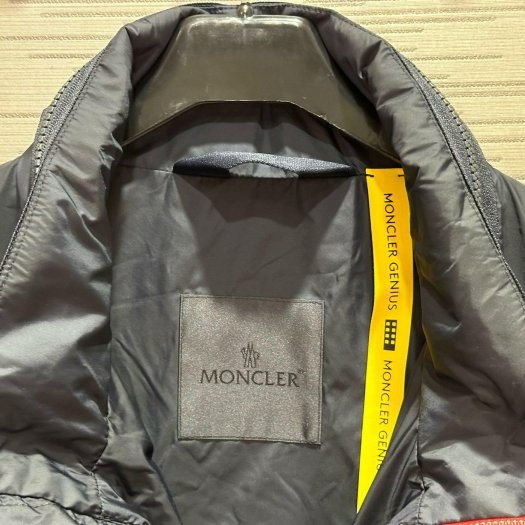 💎Han's house精品服飾💎moncler 聯名 1952 Octavo 防水 尼龍 風衣 連帽 可藏 外套-4