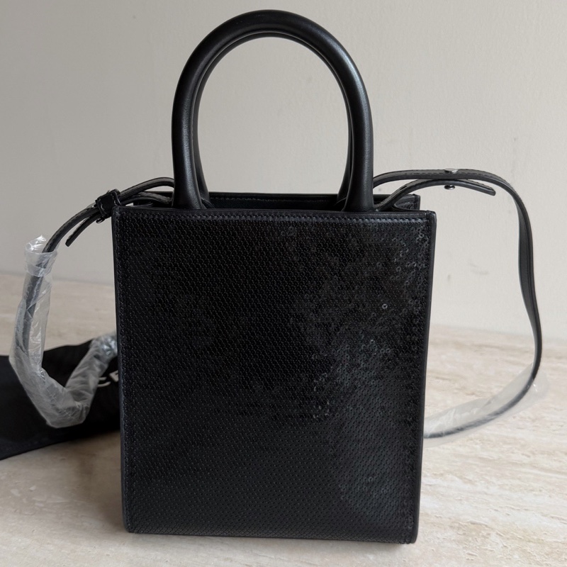 Celine賽琳黑色閃片琴譜手提單肩包 底長17cm-1