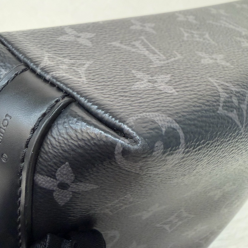 LV M46255 DISTRICT 黑色原花字紋老花 斜背包信差包郵差包記者包航空包-8