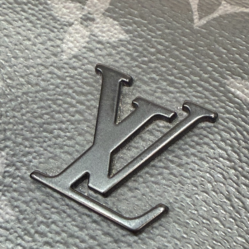 LV M46255 DISTRICT 黑色原花字紋老花 斜背包信差包郵差包記者包航空包-14
