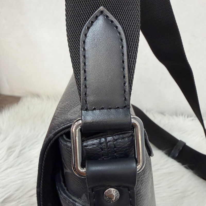 LV M46255 DISTRICT 黑色原花字紋老花 斜背包信差包郵差包記者包航空包-23